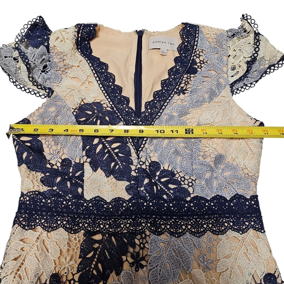 Adelyn Rae Palm Crochet Lace Blue V-Neck Flutter Sleeve Midi Size Dress Size S - Picture 12 of 15
